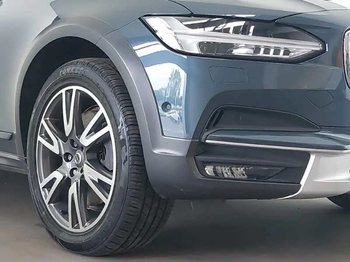 2019-volvo-v90-20td-d4-cross-country-plus-big-8