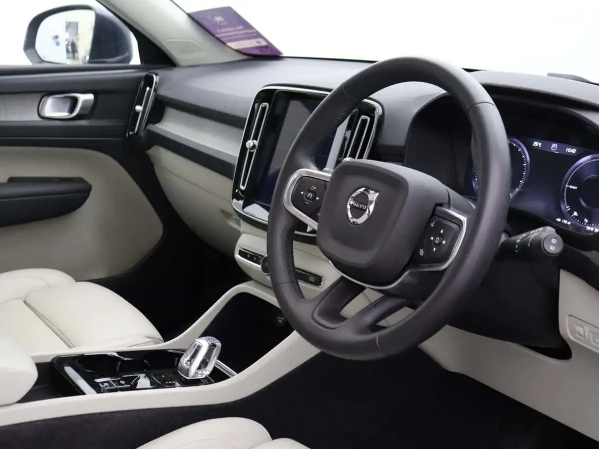 2022-volvo-xc40-15-t5-inscription-pro-big-18