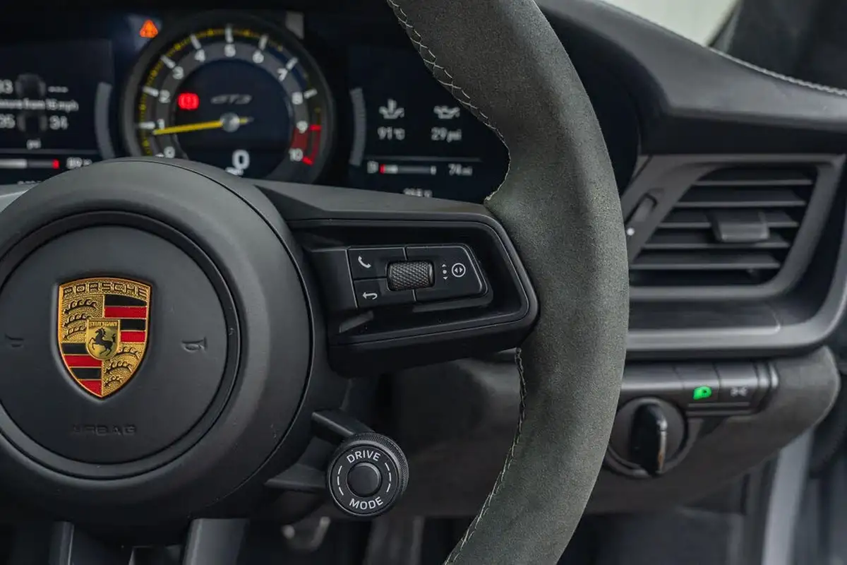 2021-porsche-911-40-gt3-rwd-big-46