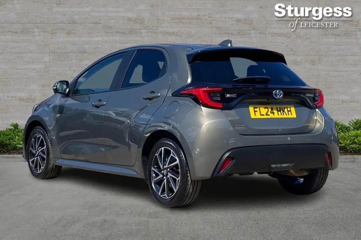 2024-toyota-yaris-15-vvt-i-design-big-6