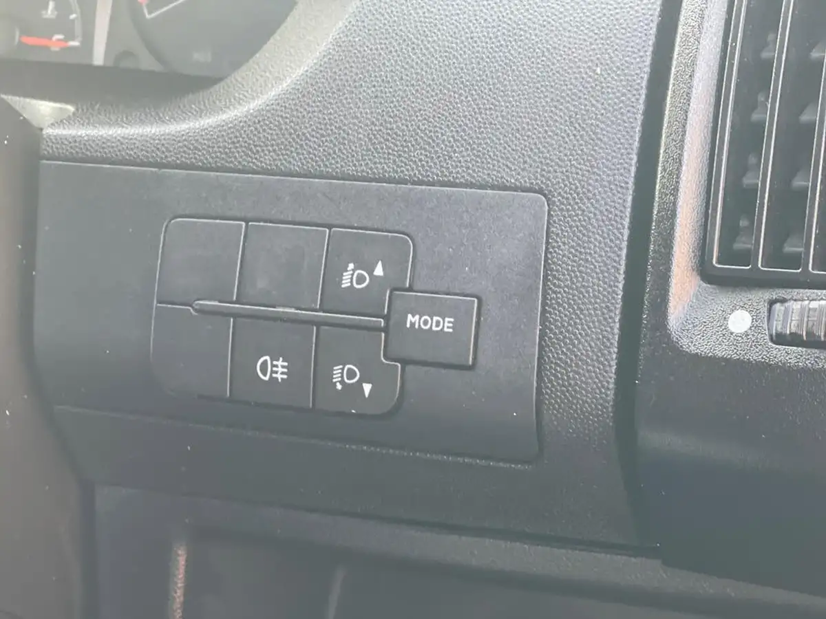 2019-peugeot-boxer-20-bluehdi-335-l2-h2-big-40