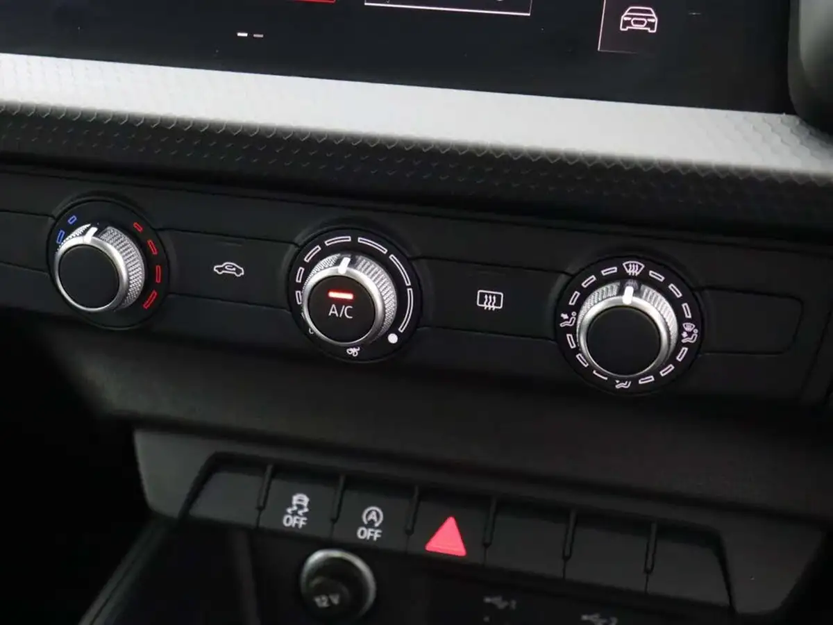 2022-audi-a1-10-25-tfsi-technik-big-26