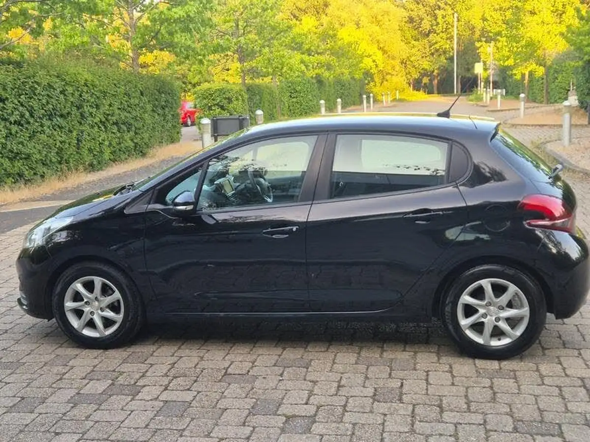 2017-peugeot-208-12-puretech-active-82bhp-5d-big-6
