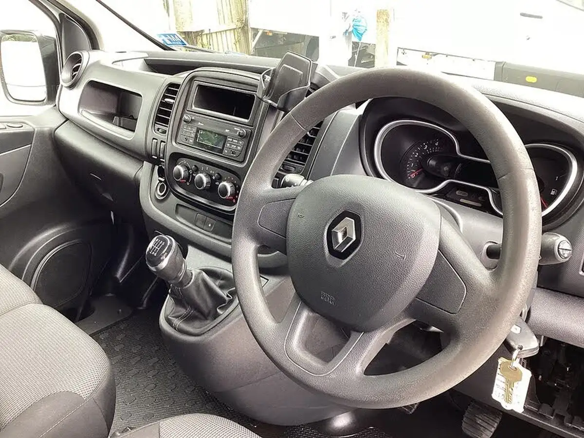 2020-renault-trafic-20dci-sl28-energy-120-business-big-19