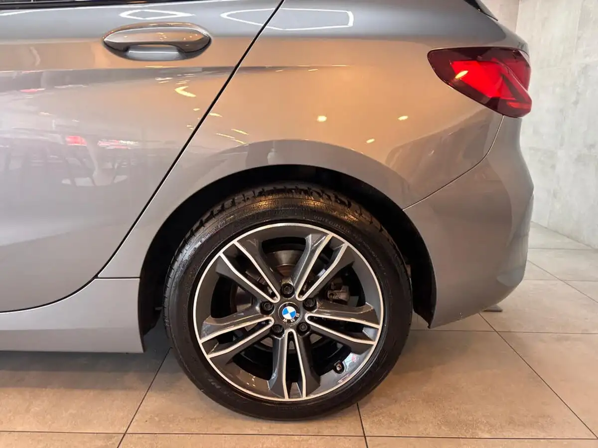 2023-bmw-1-series-15-118i-sport-dct-big-12