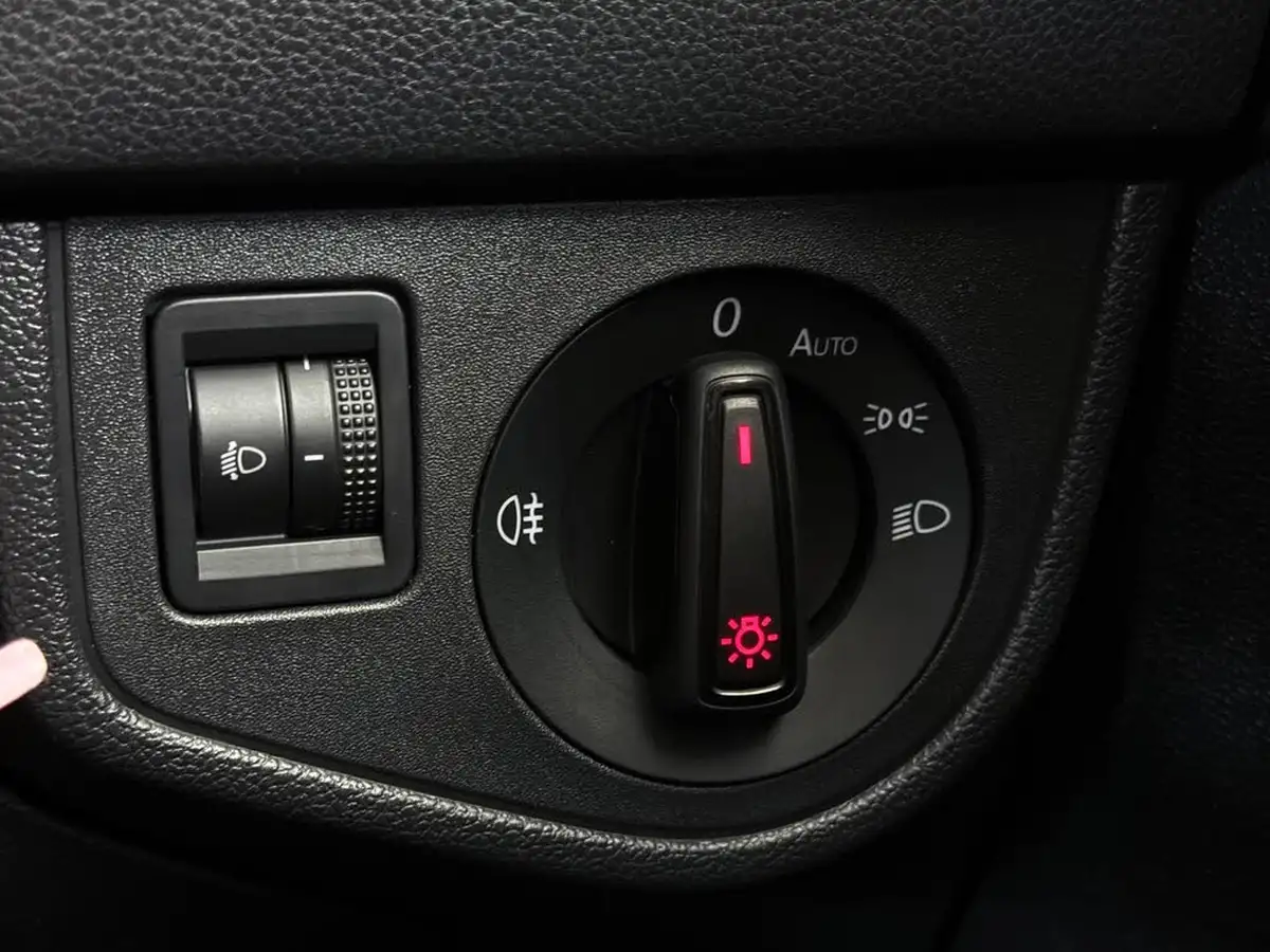 2019-volkswagen-polo-10-tsi-se-big-21