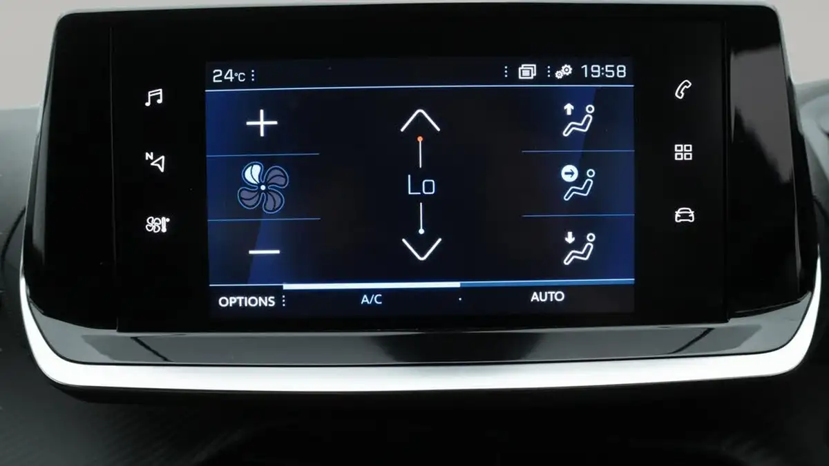 2023-peugeot-208-12-puretech-allure-premium-100ps-big-12