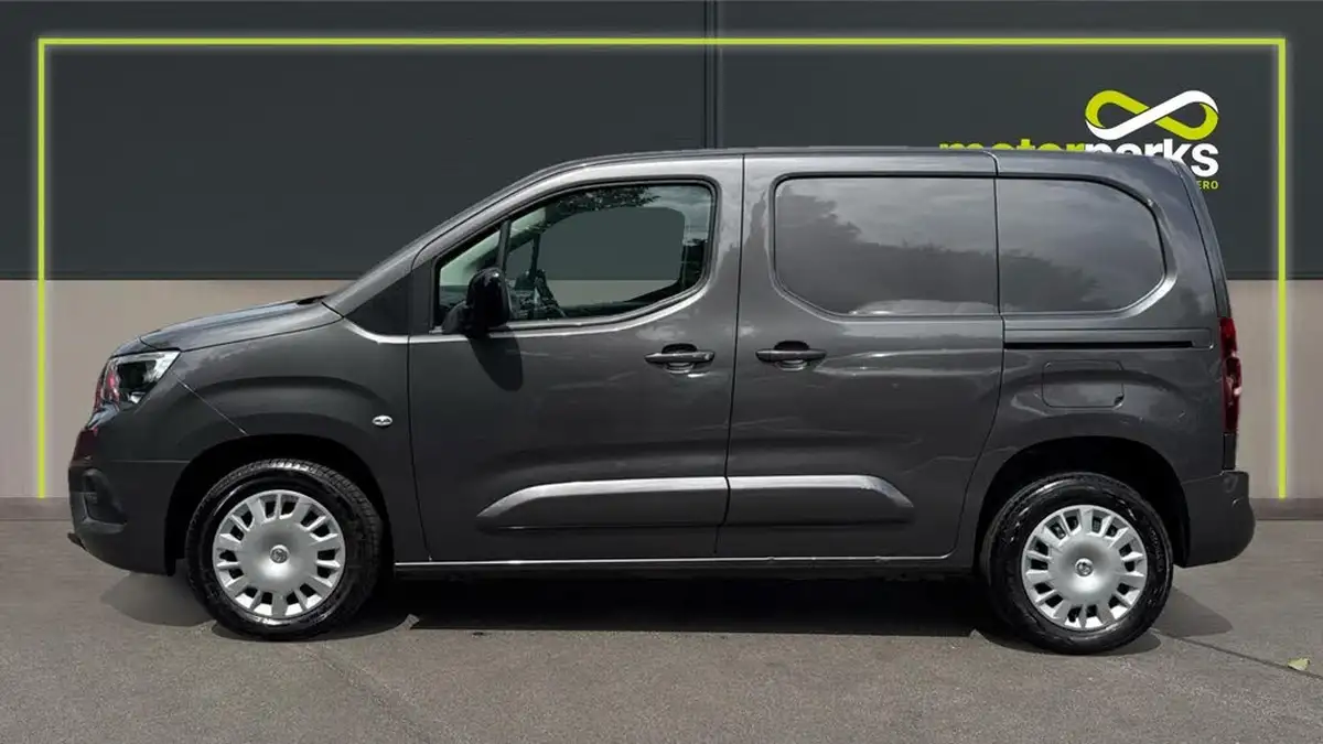 2023-vauxhall-combo-15cdti-pro-2300-100pseu6d-pro-l1h1-big-5