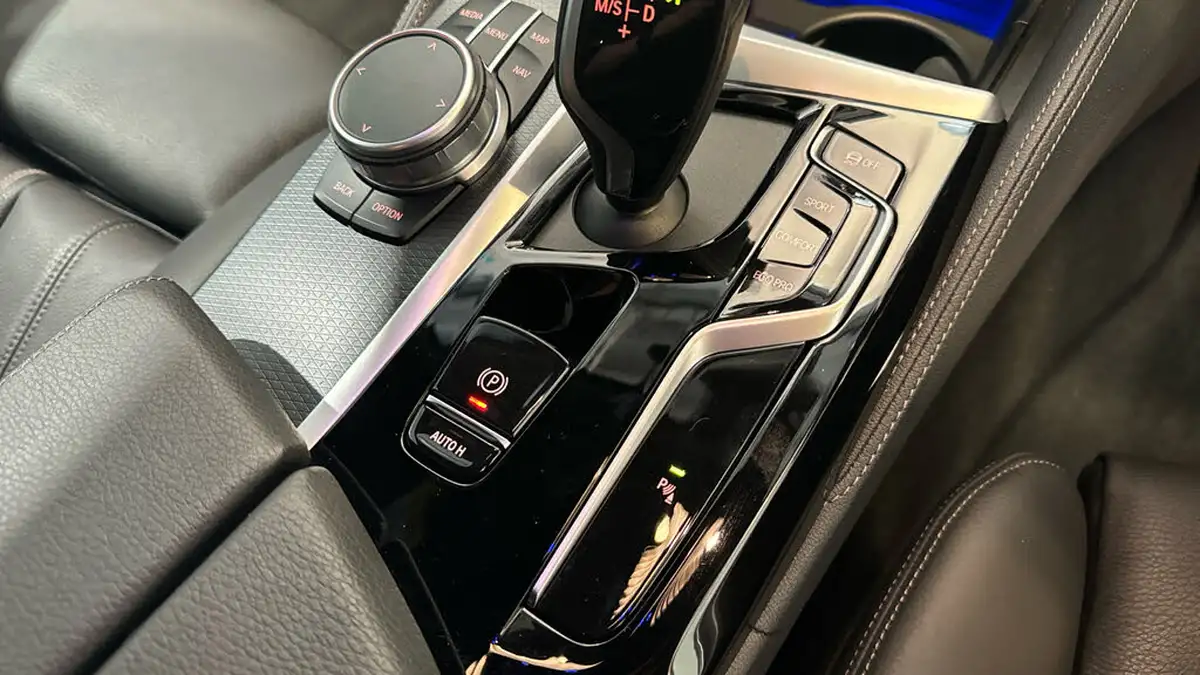 2021-bmw-5-series-20td-520d-m-sport-mht-touring-5d-big-23