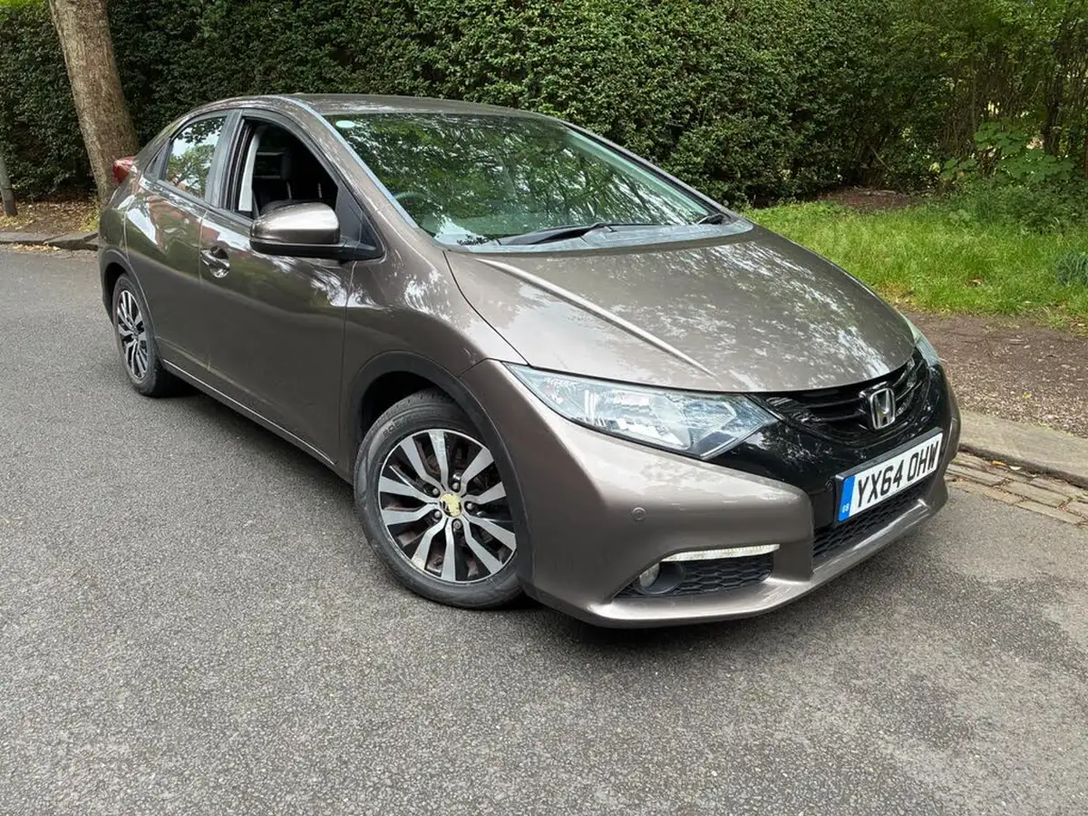 2014-honda-civic-16td-se-plus-hatchback-big-8