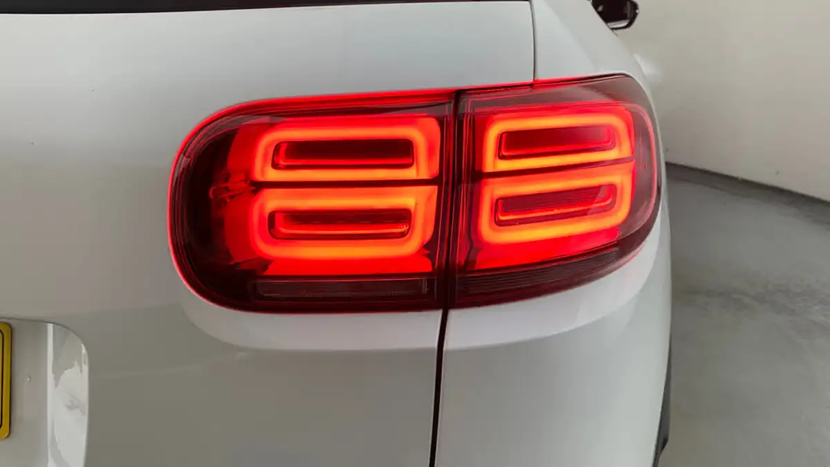 2022-citroen-c5-aircross-16-puretech-shine-big-38