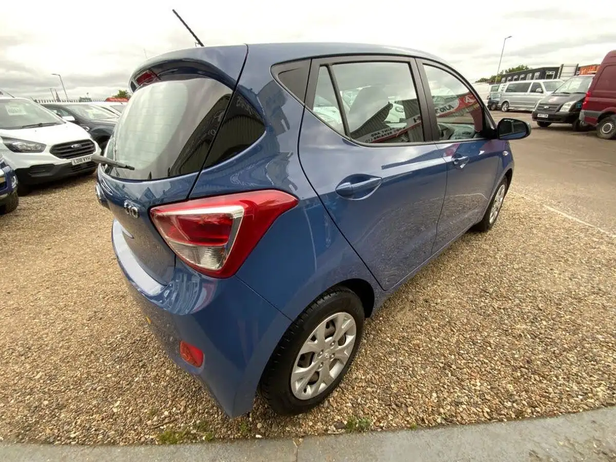 2016-hyundai-i10-12-se-auto-big-10
