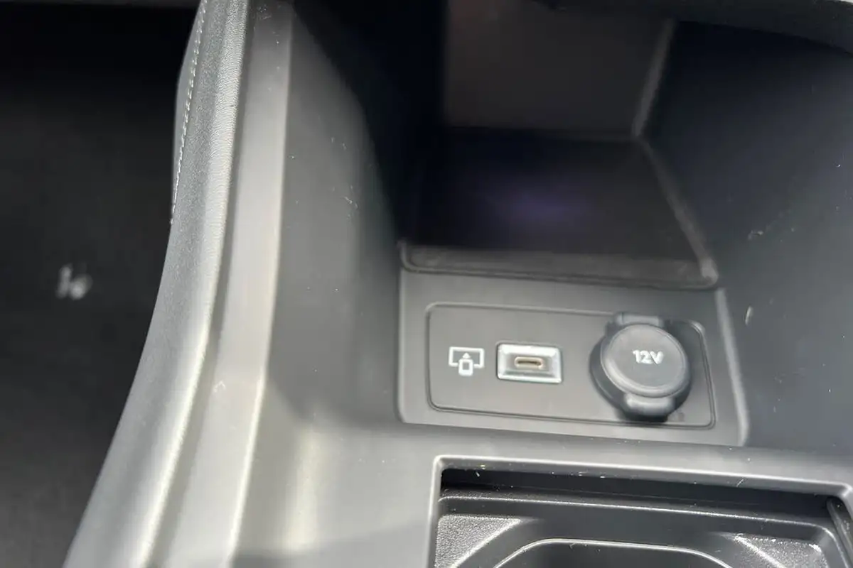 2023-peugeot-308-12-puretech-allure-premium-130ps-big-18