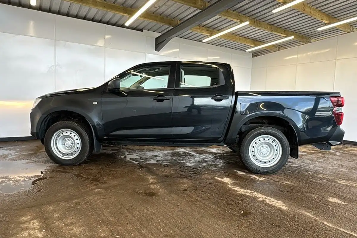 2021-isuzu-d-max-19td-utility-4x4-double-pickup-big-3