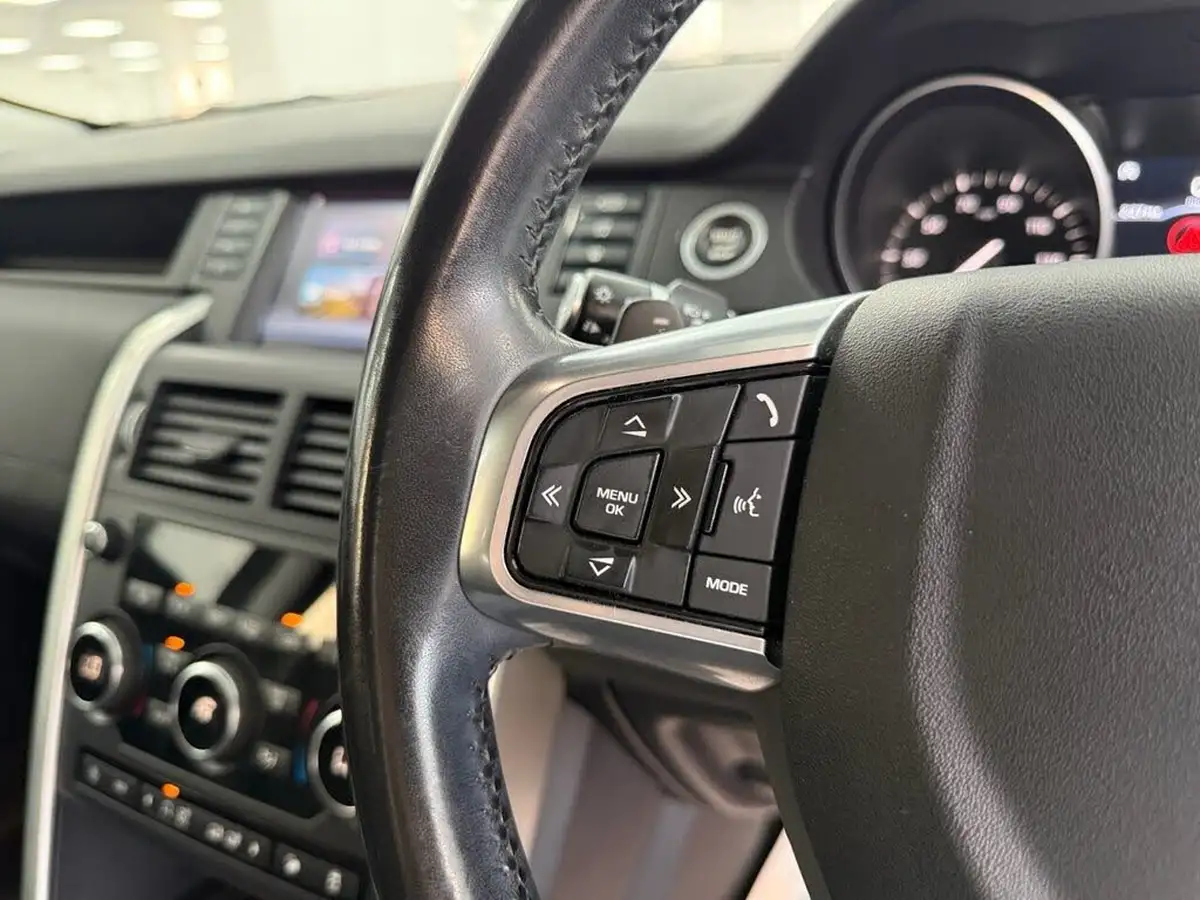 2017-land-rover-discovery-sport-20-si4-se-tech-big-30