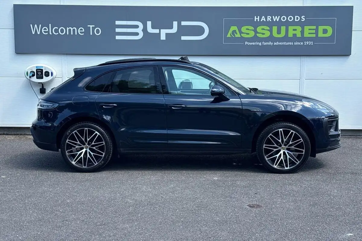 2022-porsche-macan-20-big-66