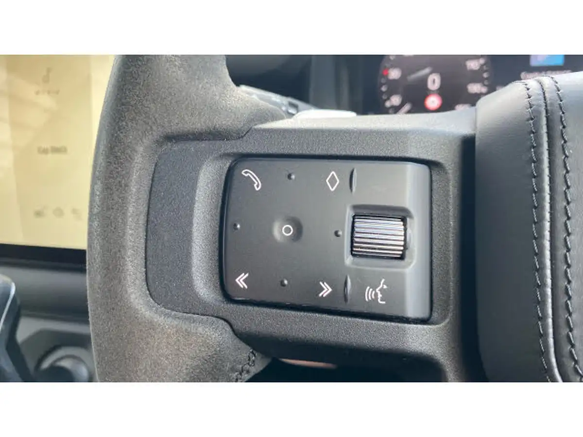 2022-land-rover-90-defender-50-p525-v8-big-39