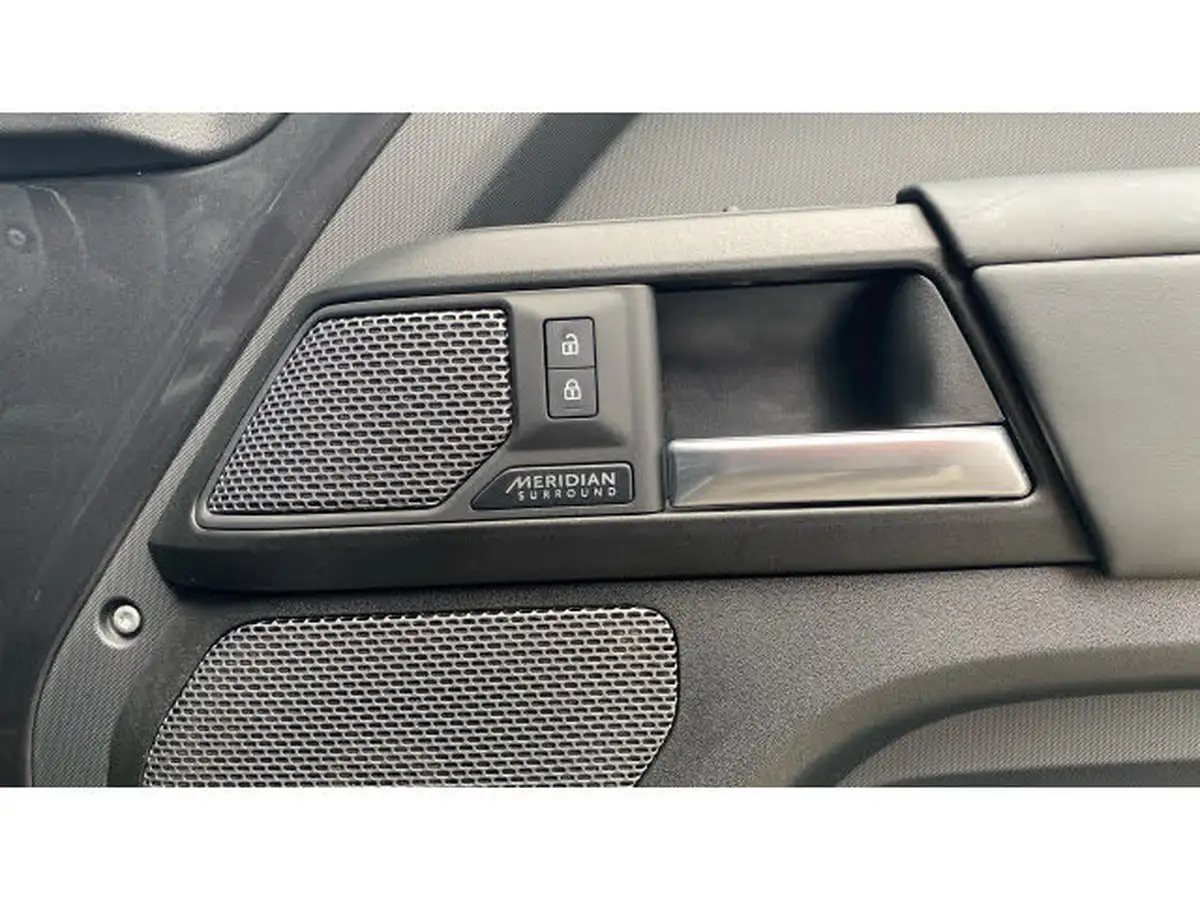 2022-land-rover-90-defender-50-p525-v8-big-35