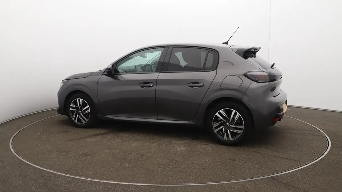 2023-peugeot-208-12-puretech-allure-premium-130ps-eat8-big-32