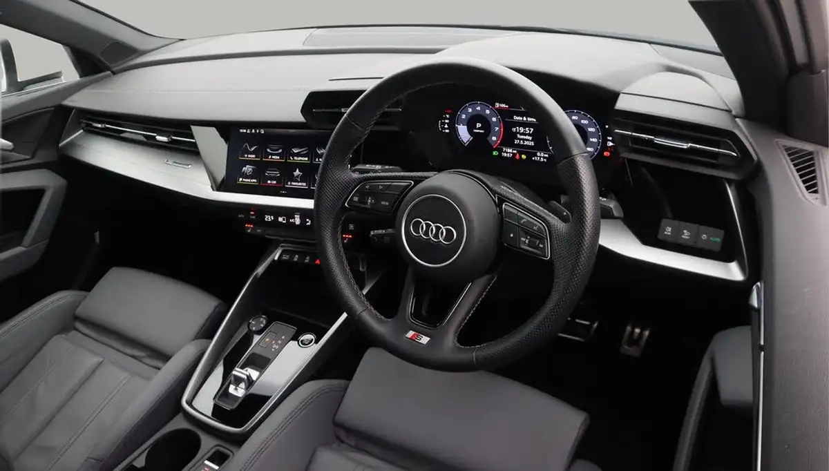 2022-audi-a3-15-35-tfsi-s-line-saloon-4d-tronic-big-9