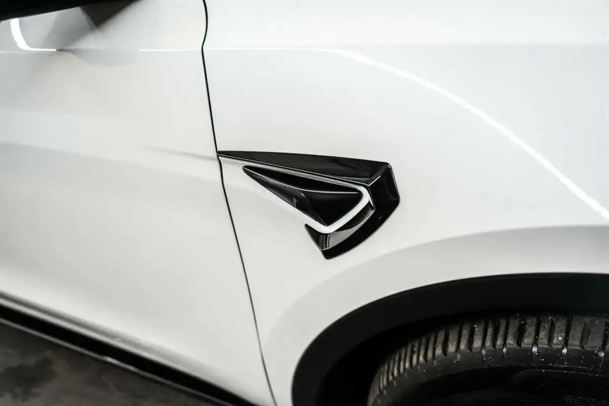 2022-tesla-model-y-e-long-range-big-5