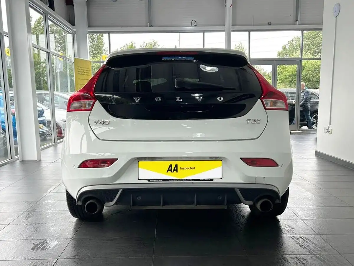 2017-volvo-v40-20-t3-r-design-pro-big-9