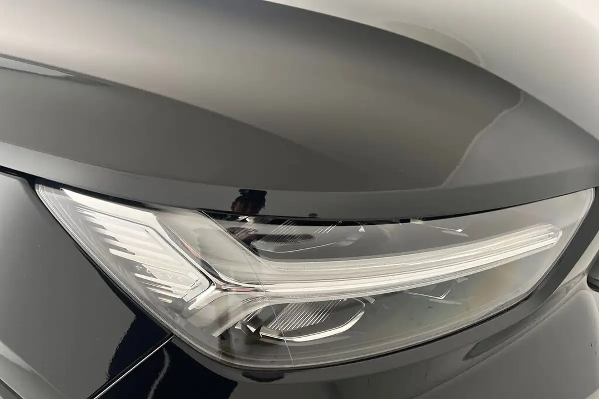 2022-volvo-xc40-15-t3-r-design-auto-big-17
