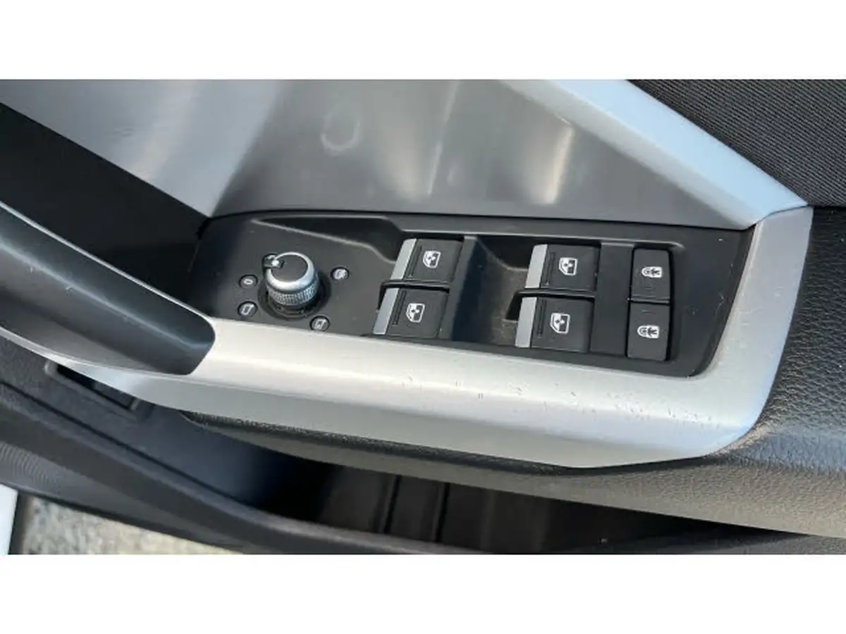 2022-audi-q3-15-35-tfsi-cod-sportback-s-tronic-big-28