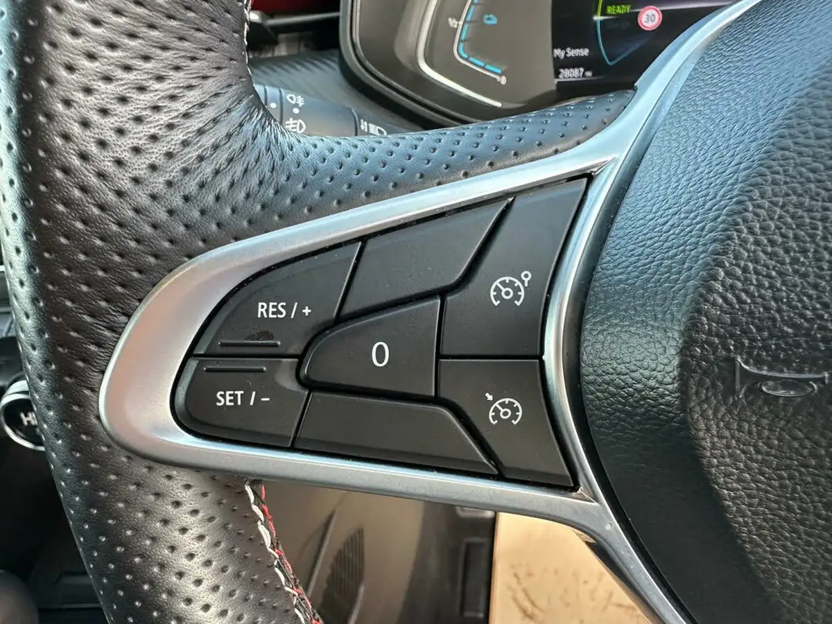 2022-renault-clio-16-rs-line-140ps-rs-line-e-tech-hybrid-big-36