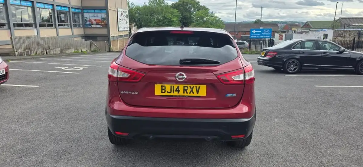2014-nissan-qashqai-15dci-acenta-premium-big-4