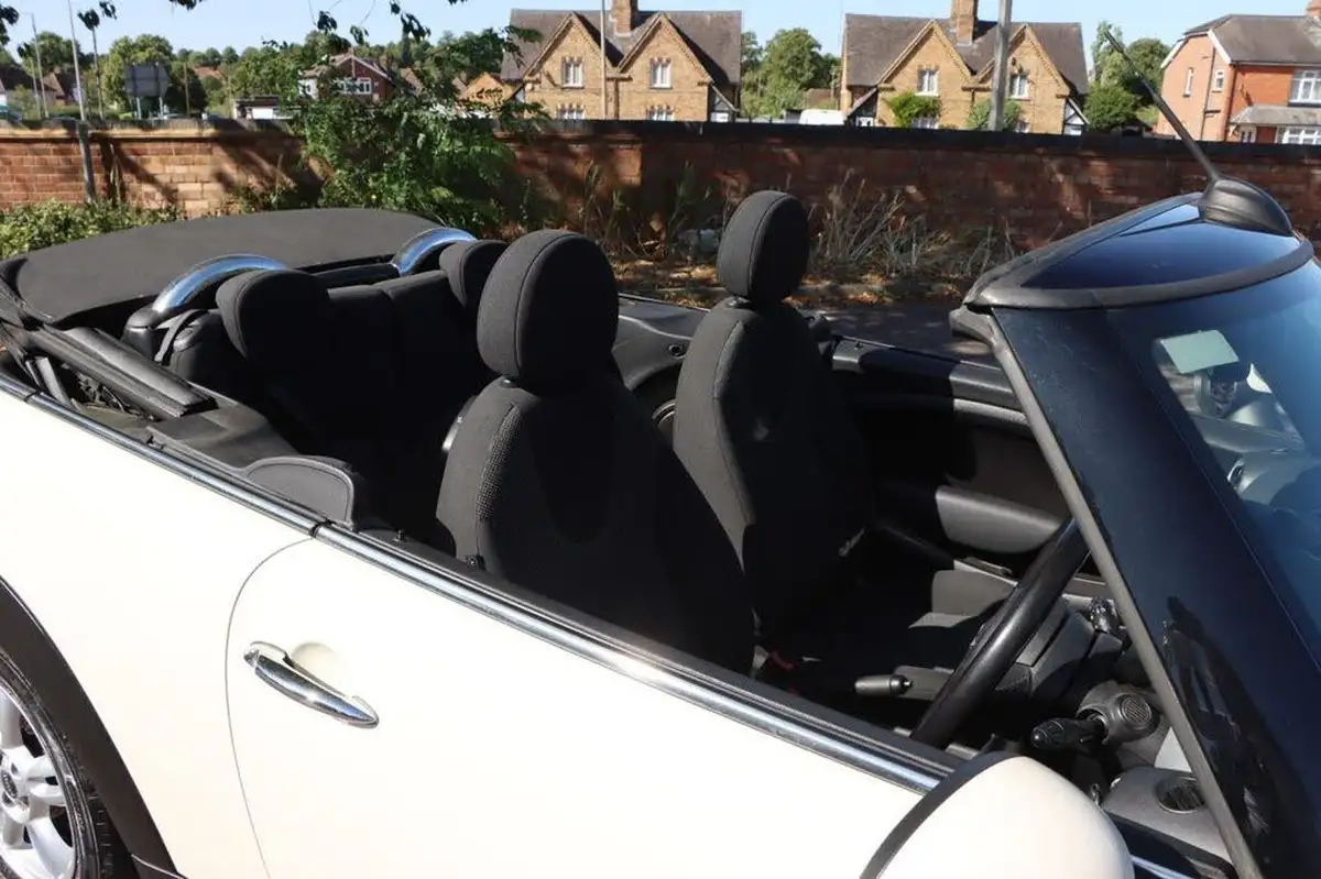 2013-mini-cooper-16-cooper-122bhp-convertible-2d-big-29
