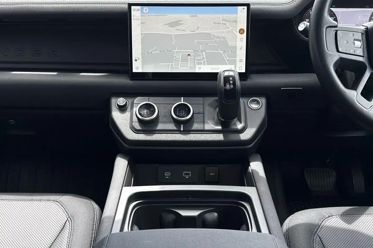 2022-land-rover-110-defender-20-p400e-x-dynamic-hse-big-29