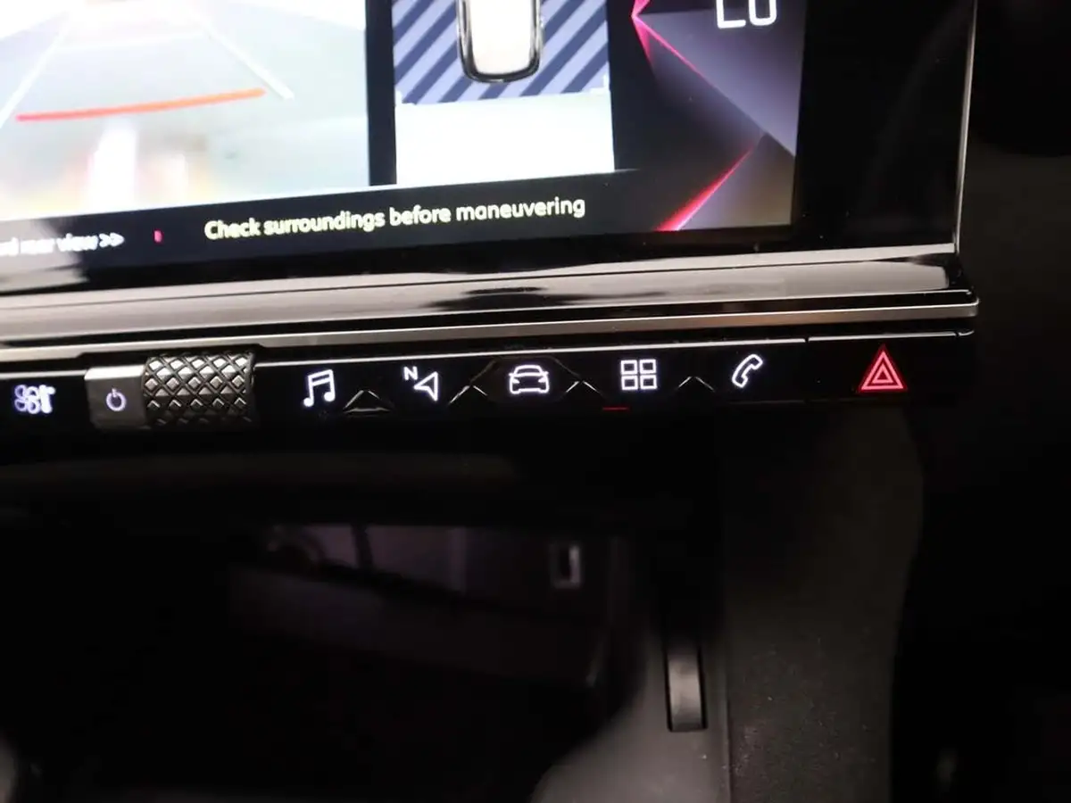 2020-ds-ds-7-crossback-16-puretech-performance-line-180ps-big-30