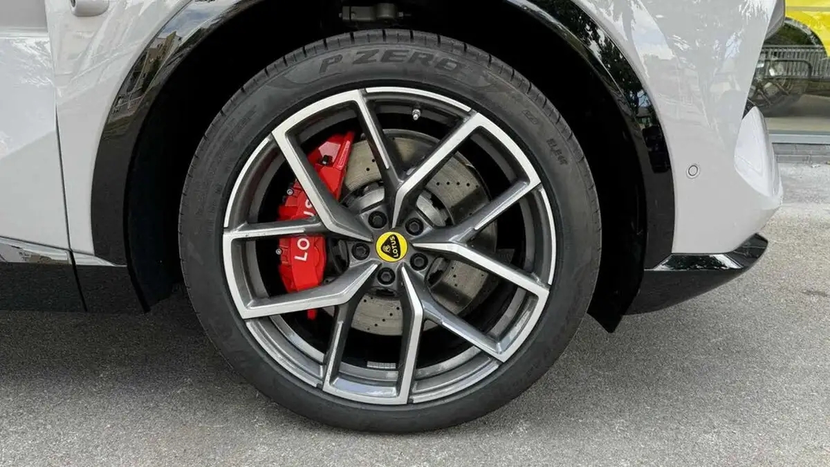 2024-lotus-eletre-e-s-big-4