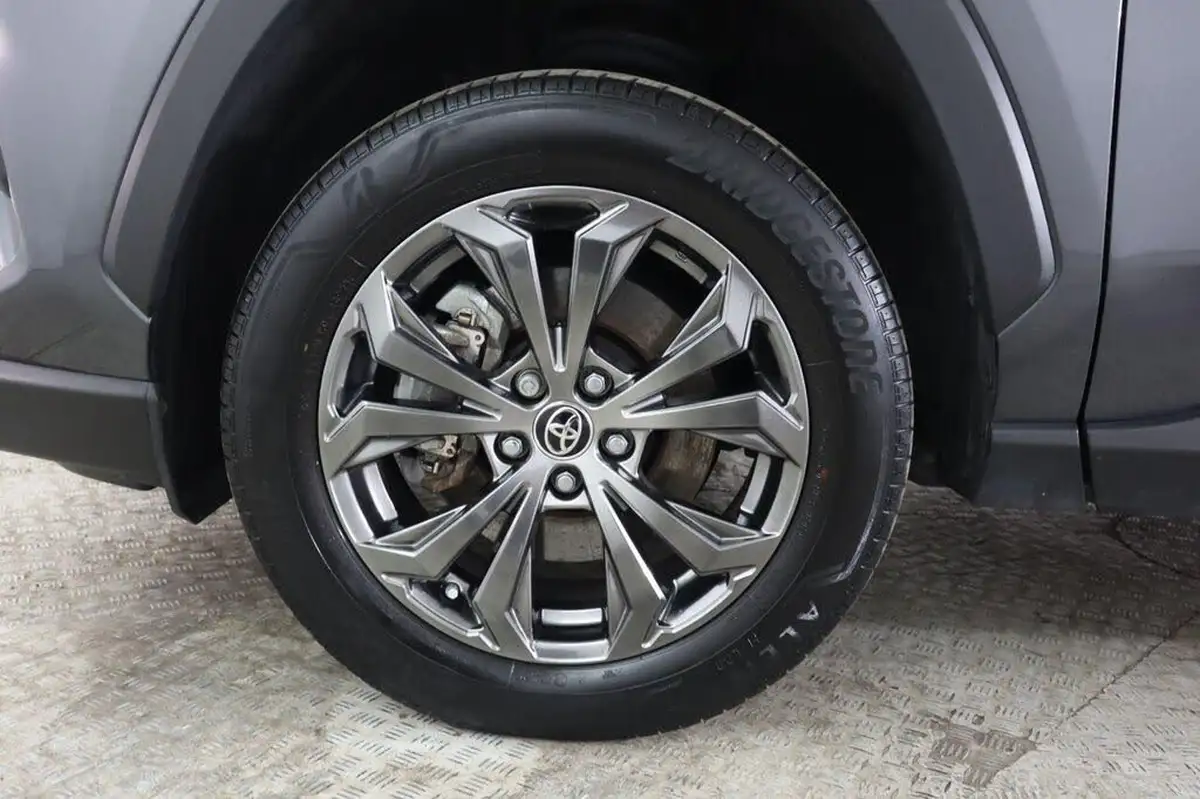 2022-toyota-rav4-25-vvt-i-design-215bhp-big-31