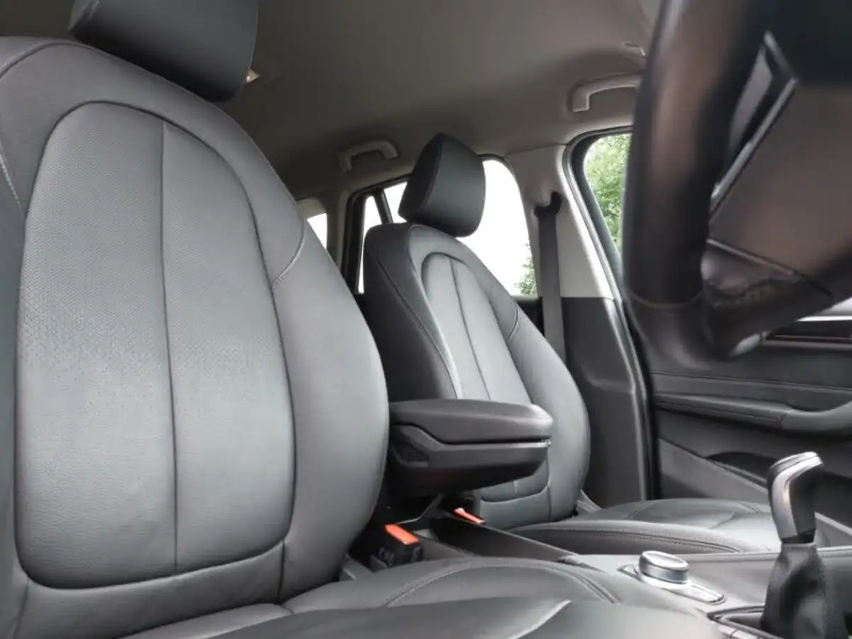 2022-bmw-x1-20td-sdrive18d-xline-big-10