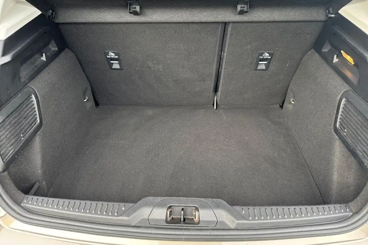 2019-ford-focus-15-active-x-hatchback-auto-big-18