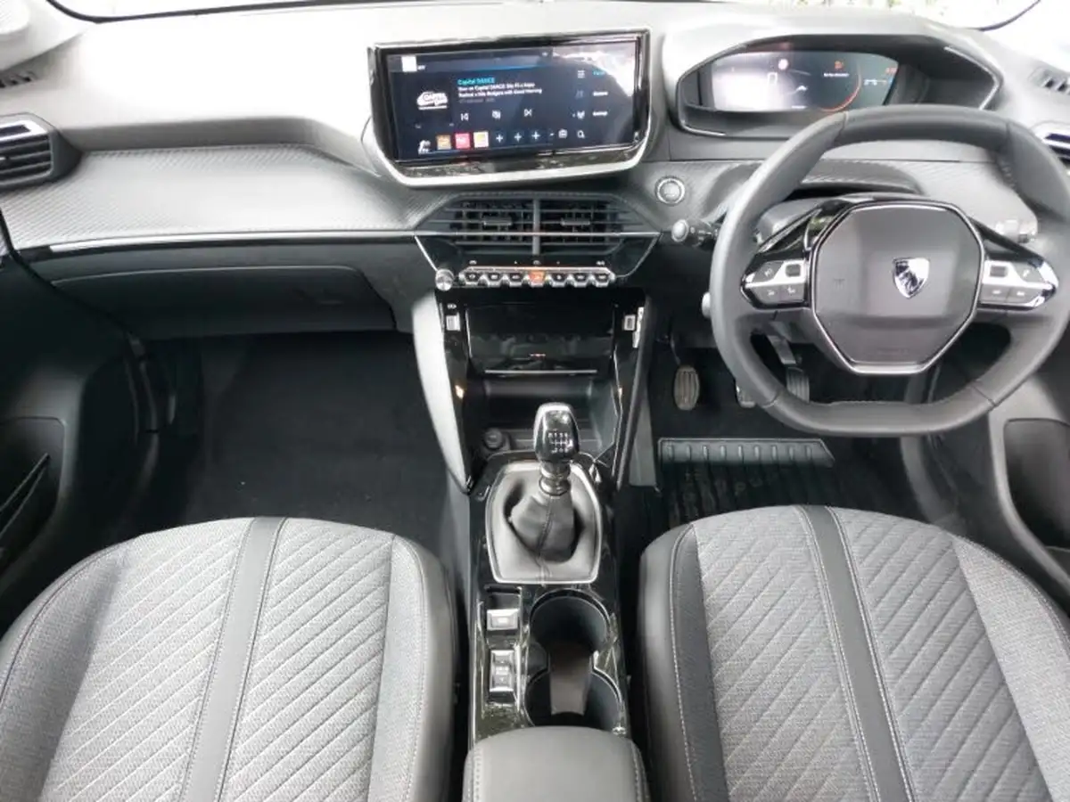 2024-peugeot-208-12-puretech-allure-big-2