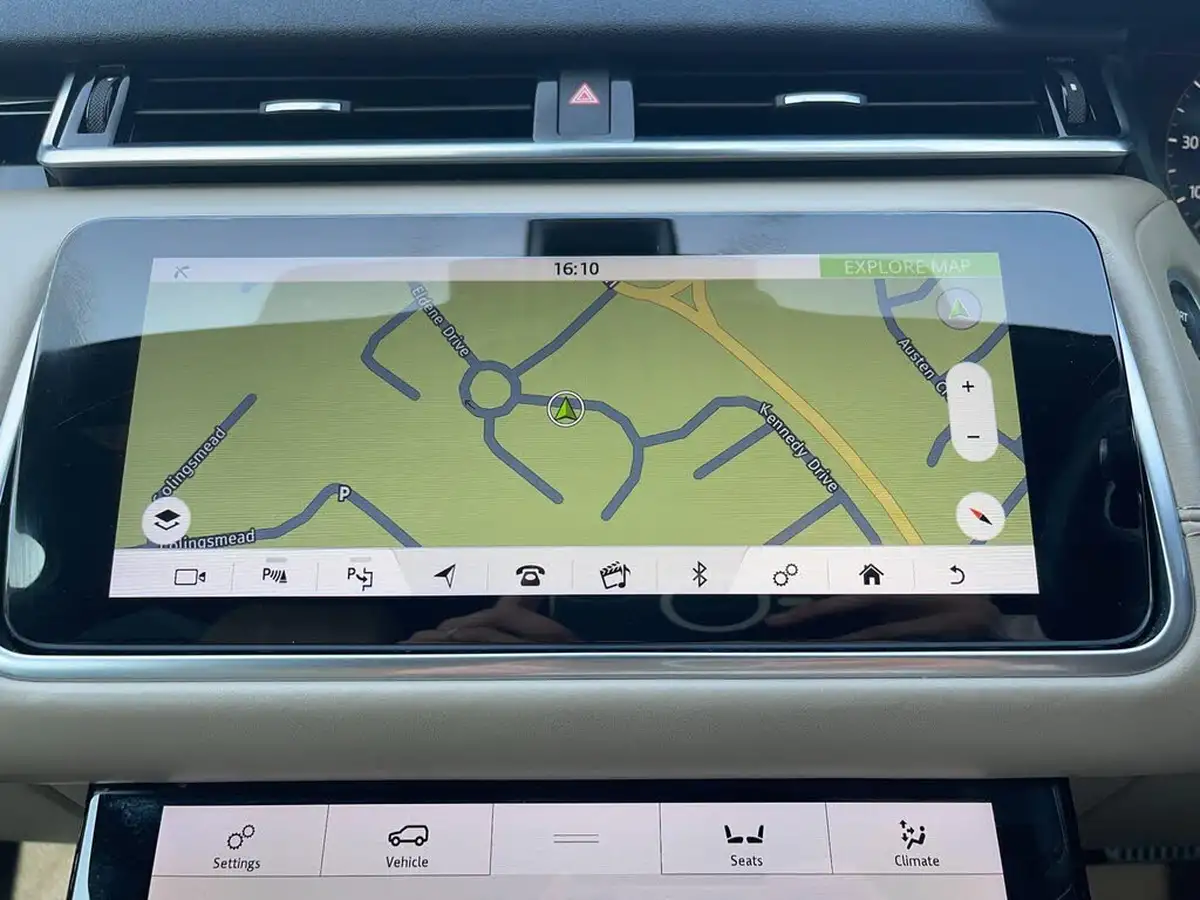 2019-land-rover-range-rover-velar-20-d180-r-dynamic-hse-big-53
