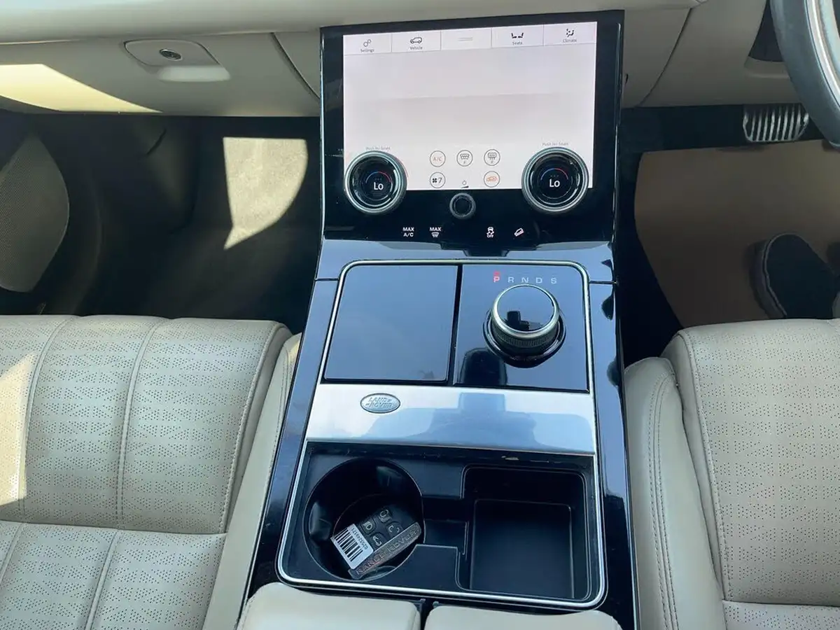2019-land-rover-range-rover-velar-20-d180-r-dynamic-hse-big-29