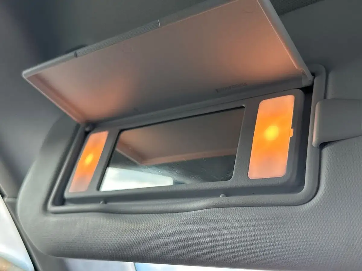 2020-vauxhall-grandland-x-12-sri-nav-big-28