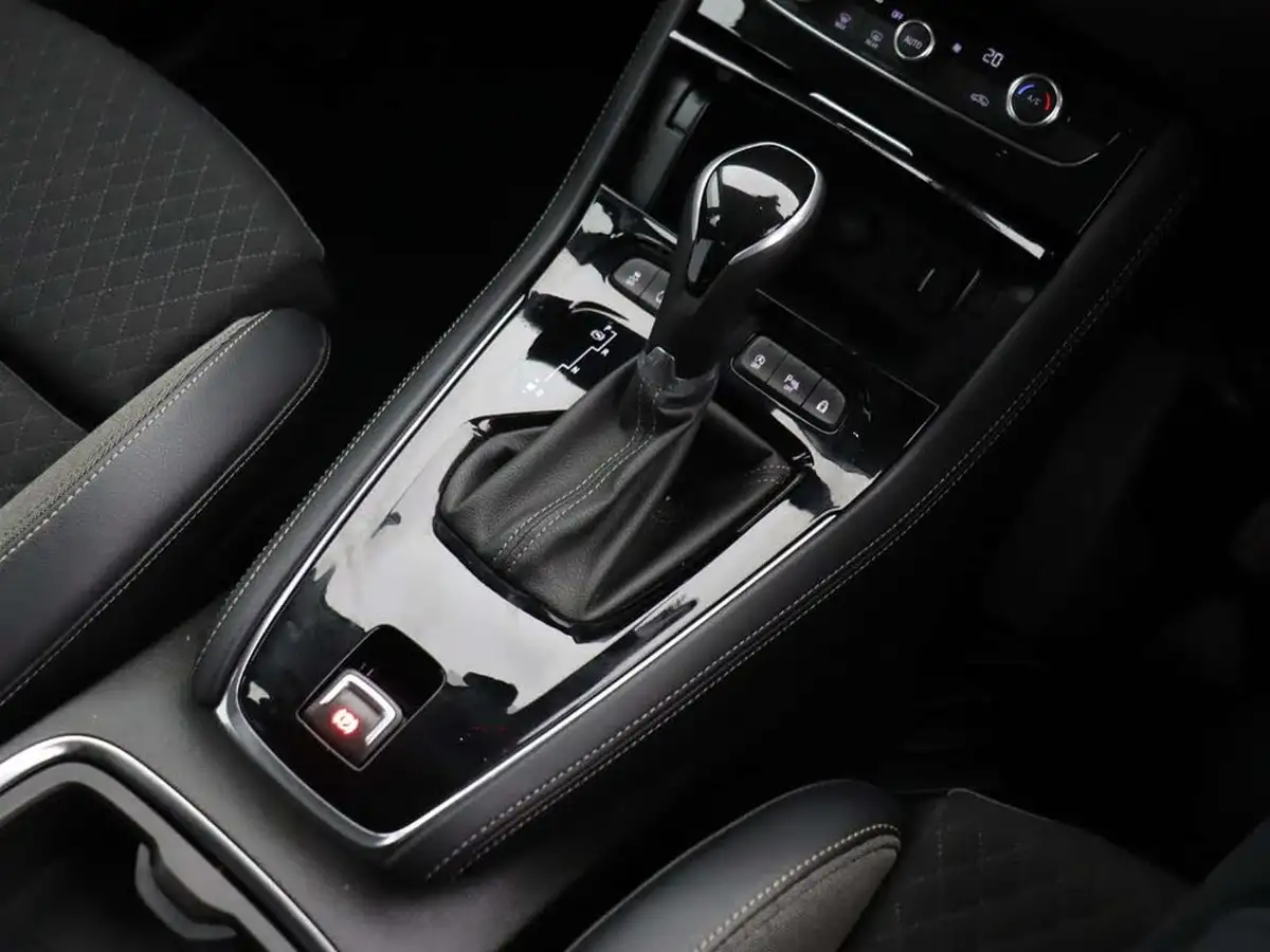 2019-vauxhall-grandland-x-12-tech-line-nav-auto-big-31