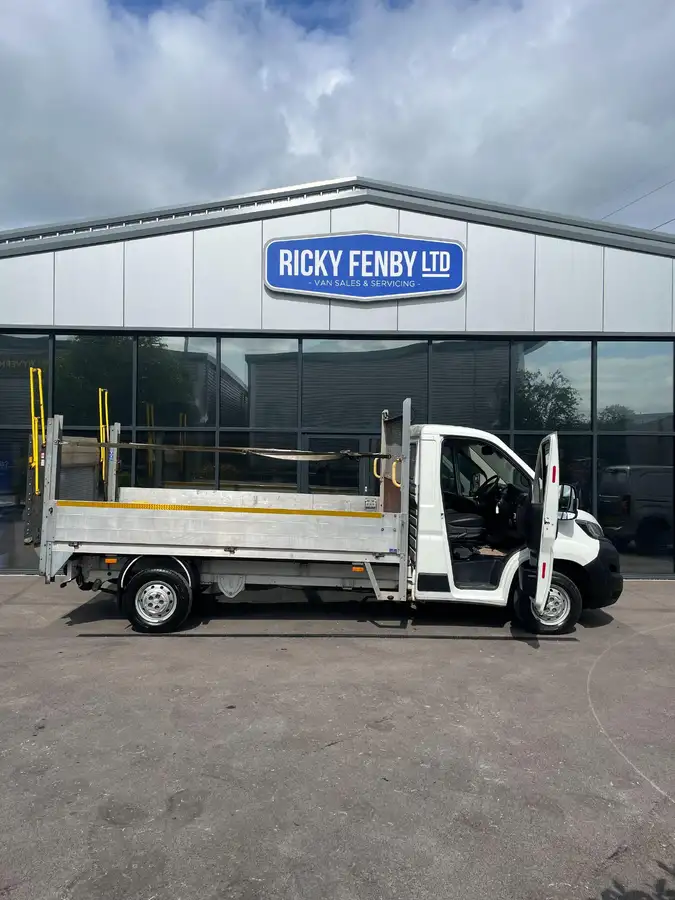 2021-peugeot-boxer-22-bluehdi-plus-335-l3-chassis-big-3