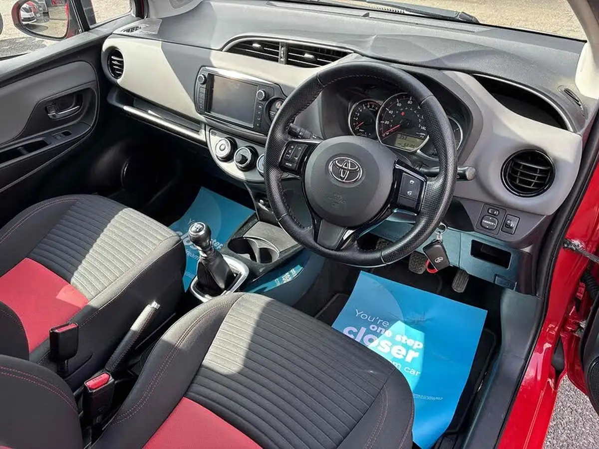 2016-toyota-yaris-133-sport-big-9