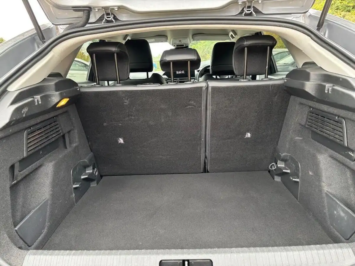 2022-citroen-c4-12-puretech-shine-130ps-big-47