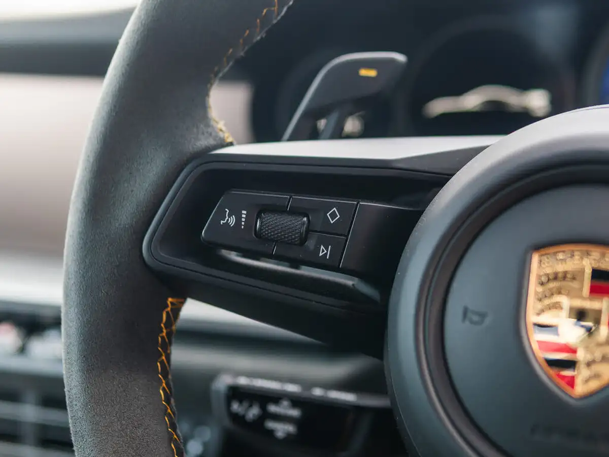 2023-porsche-911-40-gt3-pdk-big-21