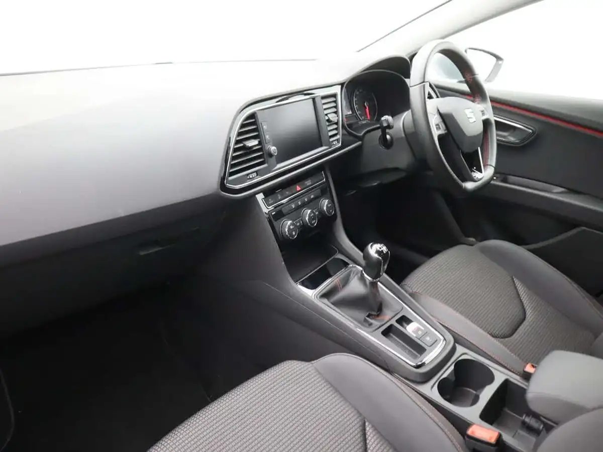 2019-seat-leon-15-tsi-evo-fr-black-edition-150ps-estate-big-12