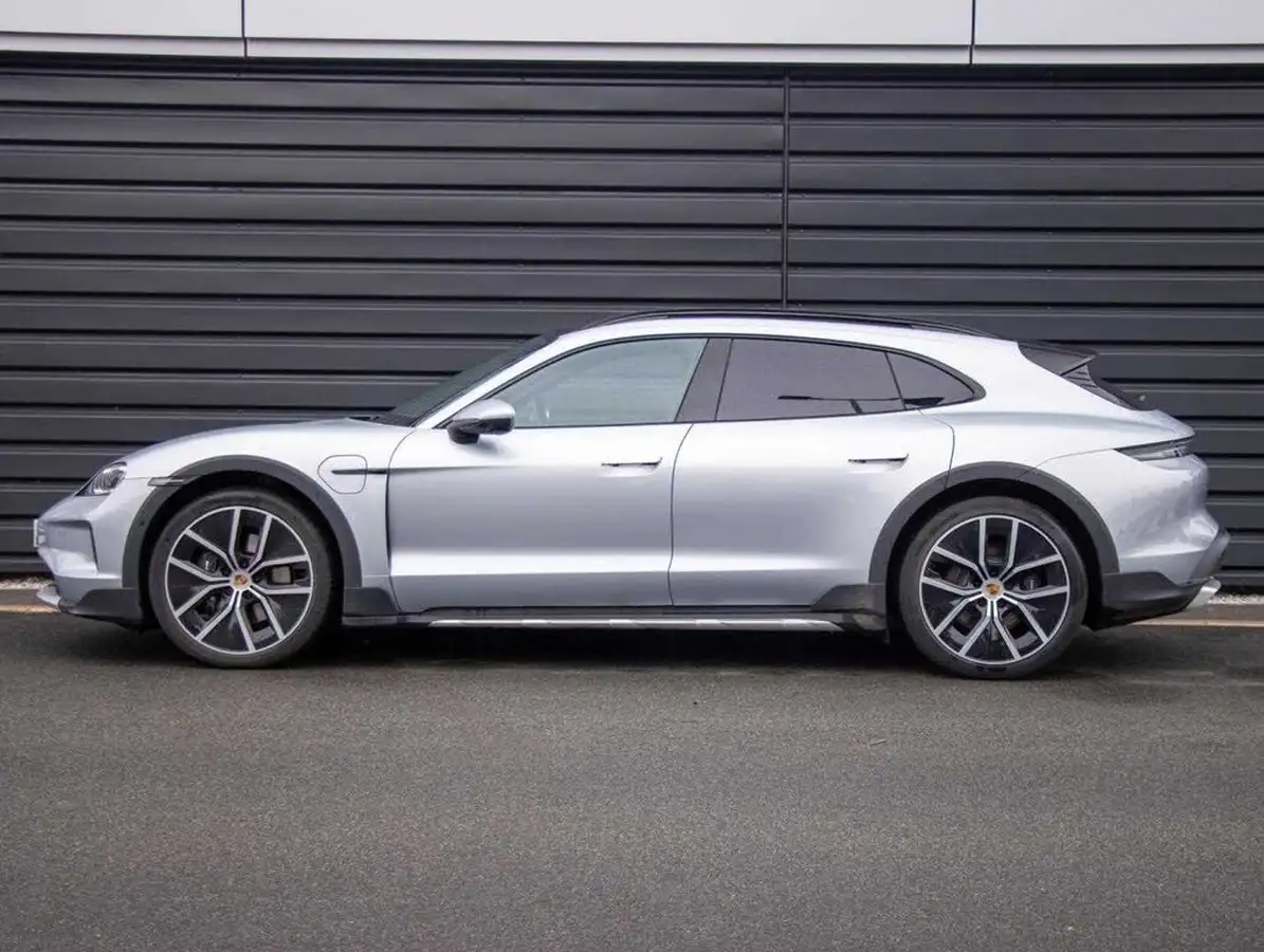 2024-porsche-taycan-e-4-cross-turismo-435ps-big-28