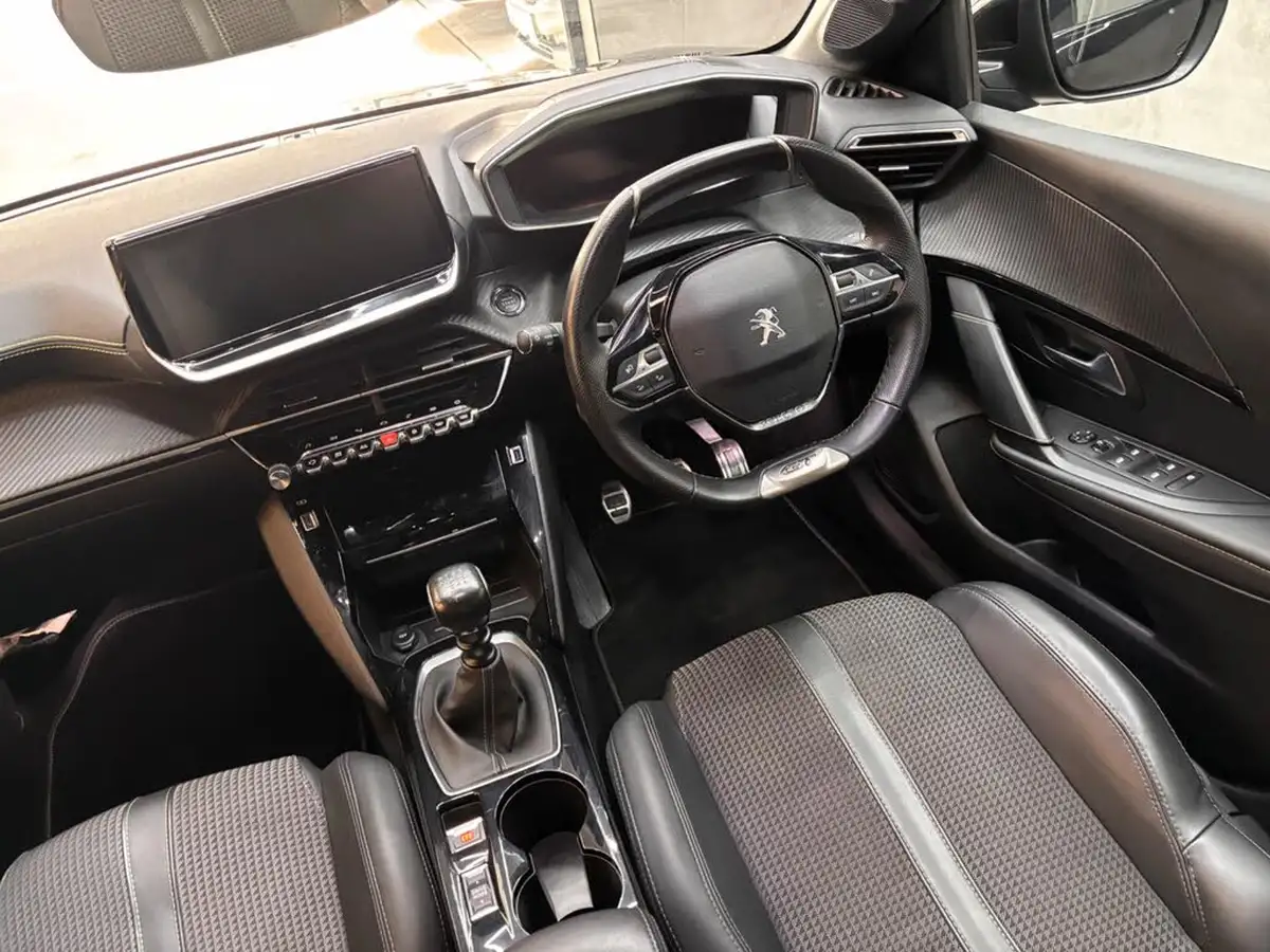 2022-peugeot-208-12-puretech-gt-100bhp-big-27