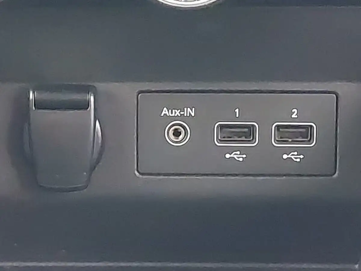 2020-renault-clio-10-sce-iconic-75bhp-big-16